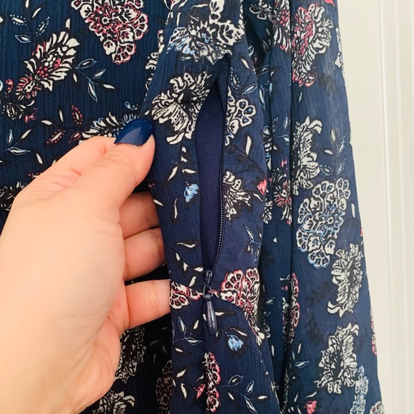 Long sleeve V neck Romper - Picture 9 of 9